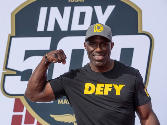 Football Hall of Famer Terrell Davis hopes to wean athletes off prescription painkillers with new CBD beverage